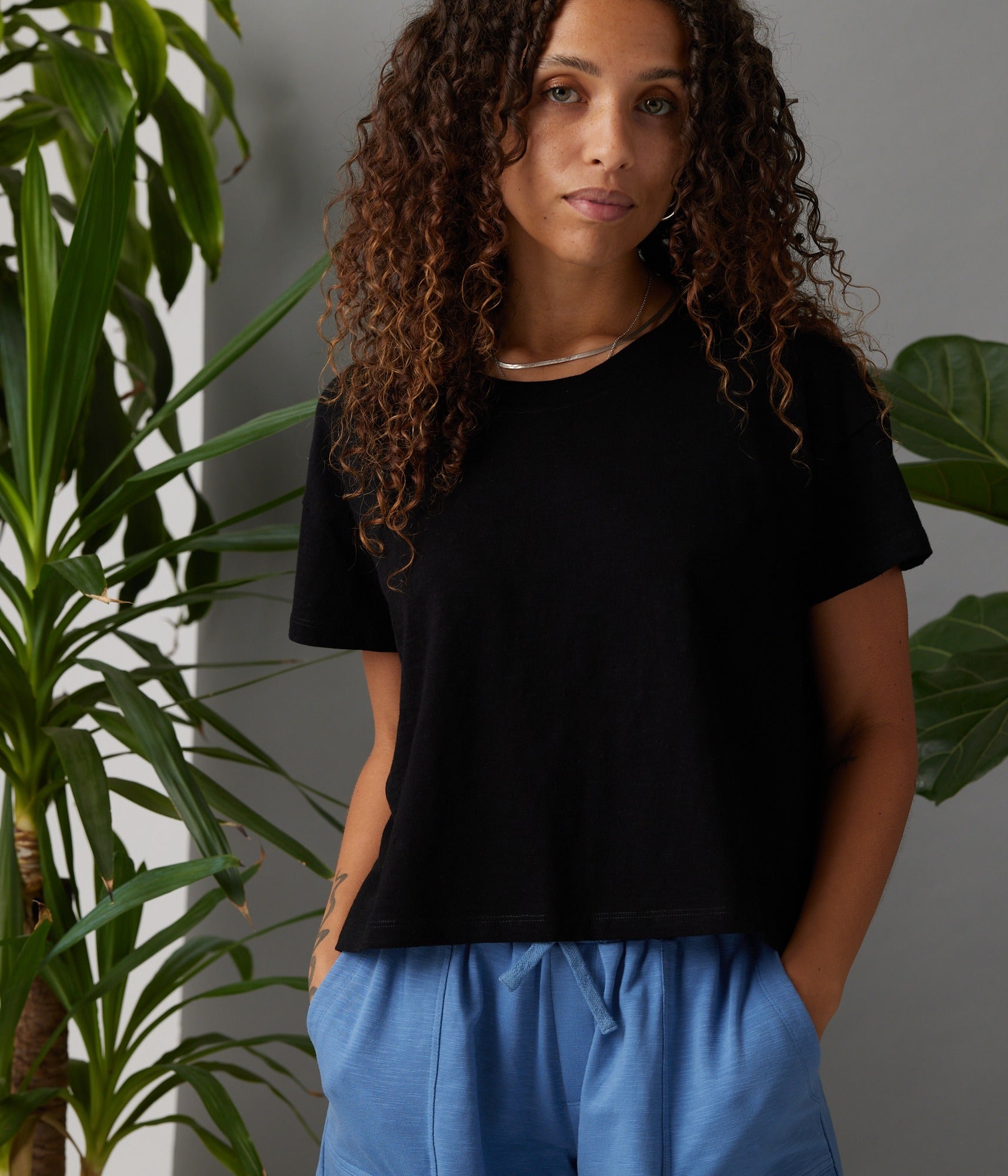 Women's Easy Crop Tee - Black