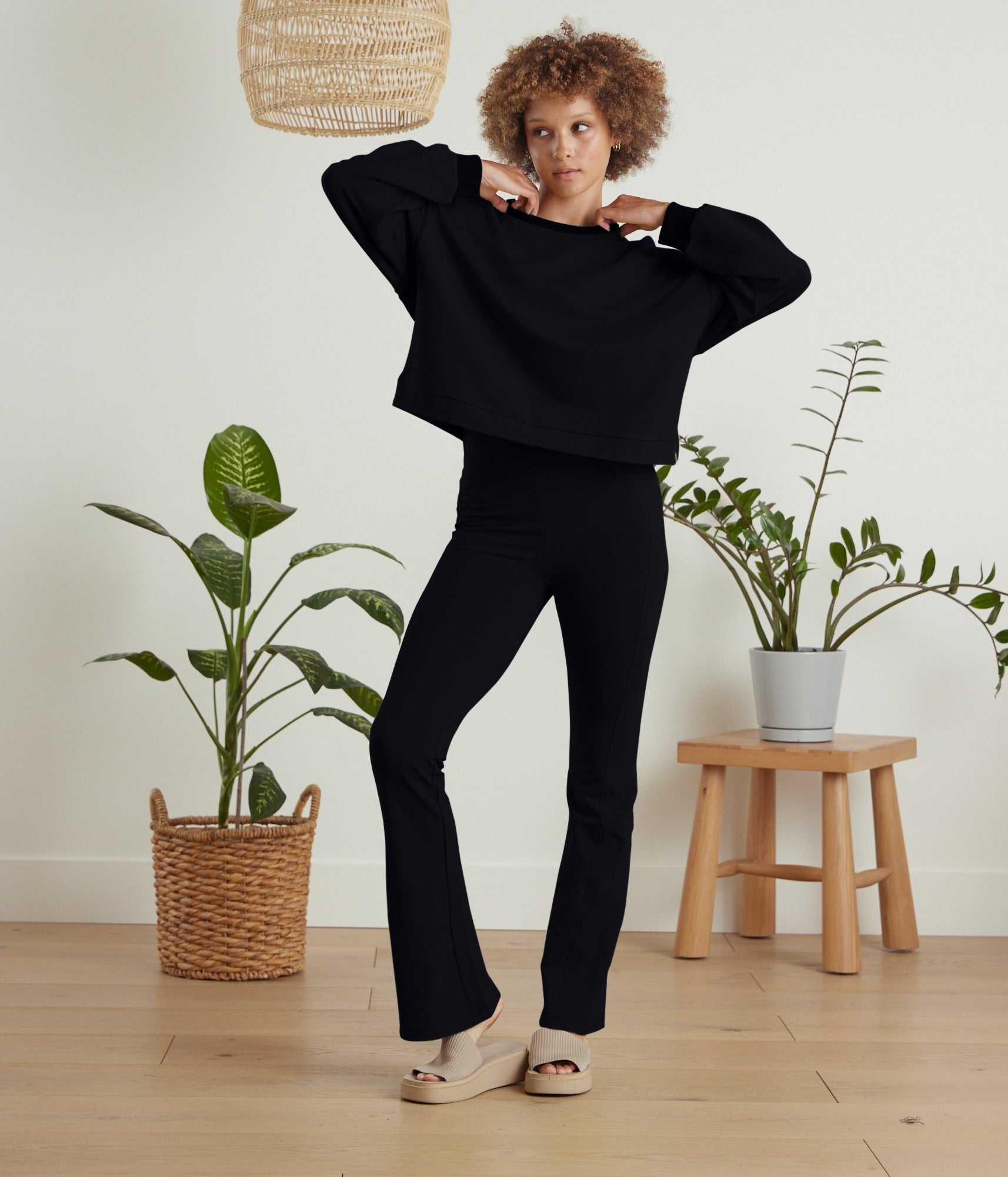 Ada Pullover - Black