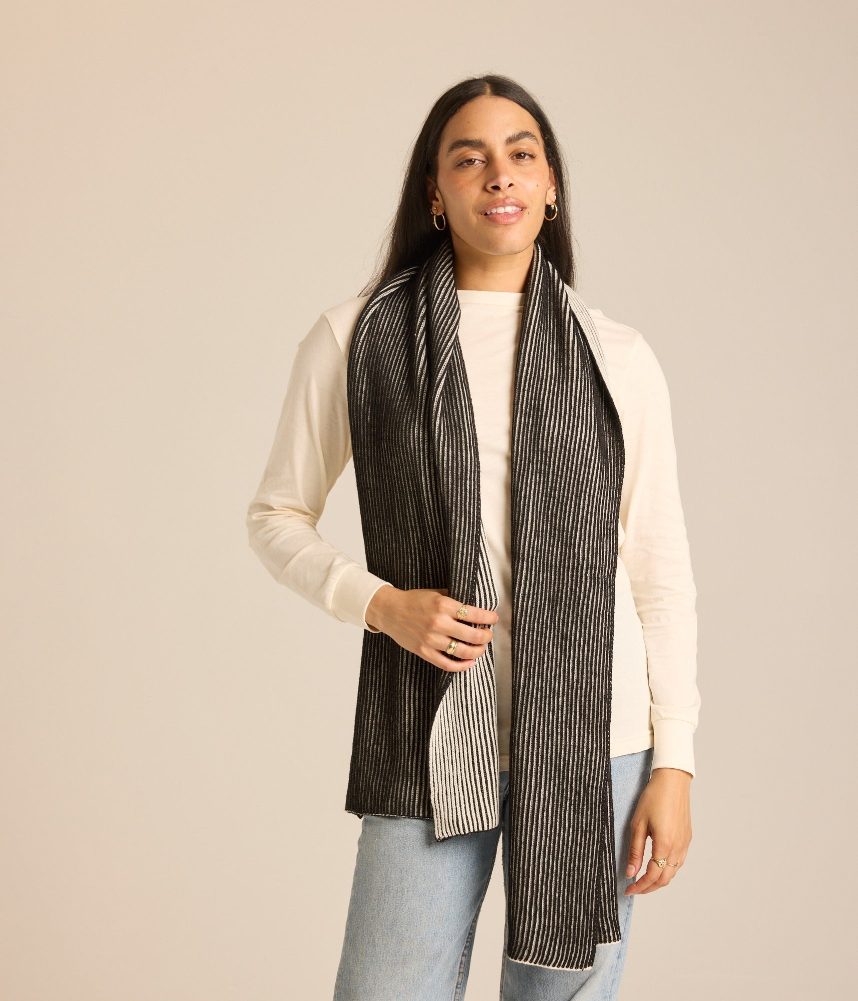 Illusion Scarf - Black/Pearl
