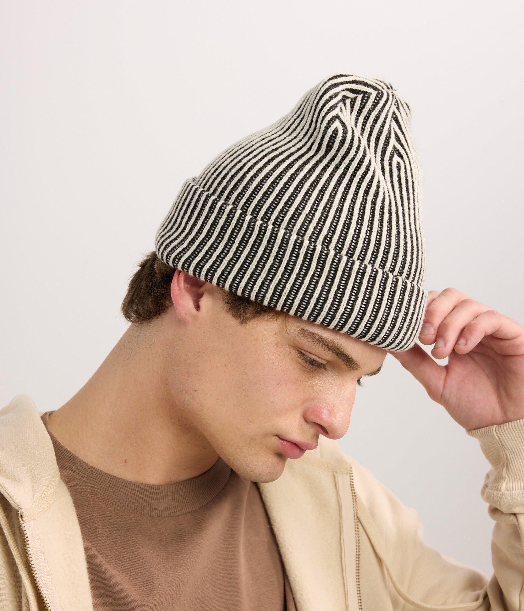 Illusion Beanie - Black/Pearl