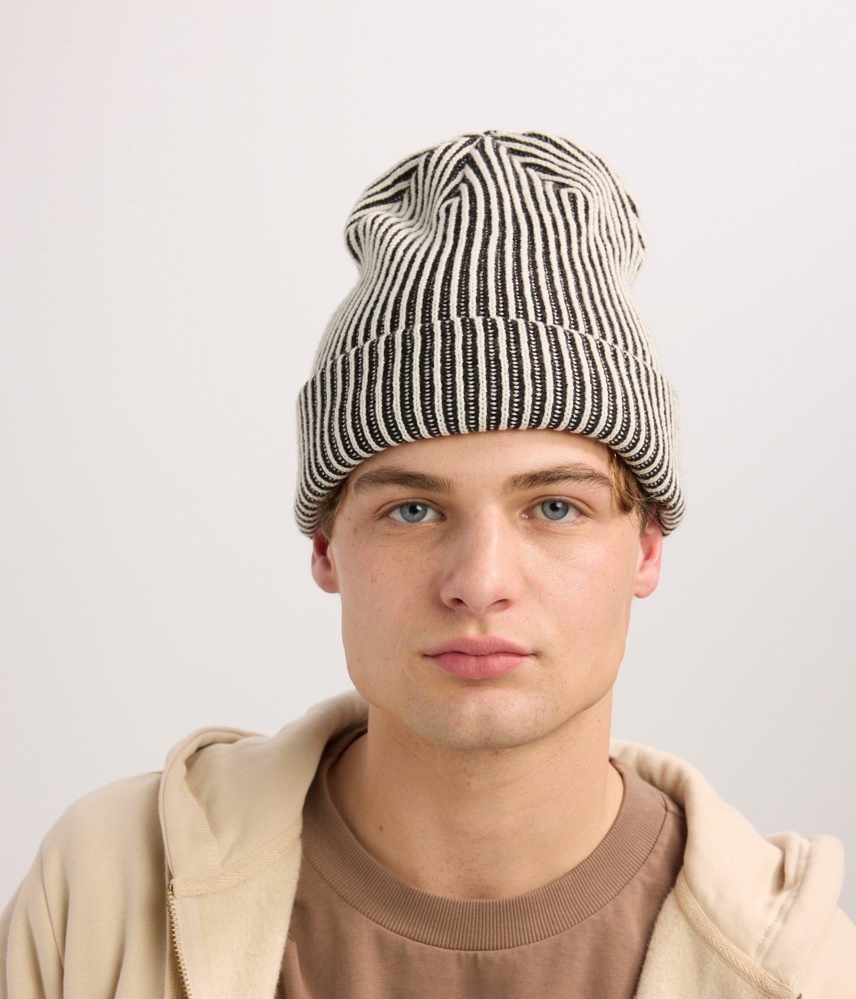 Illusion Beanie - Black/Pearl