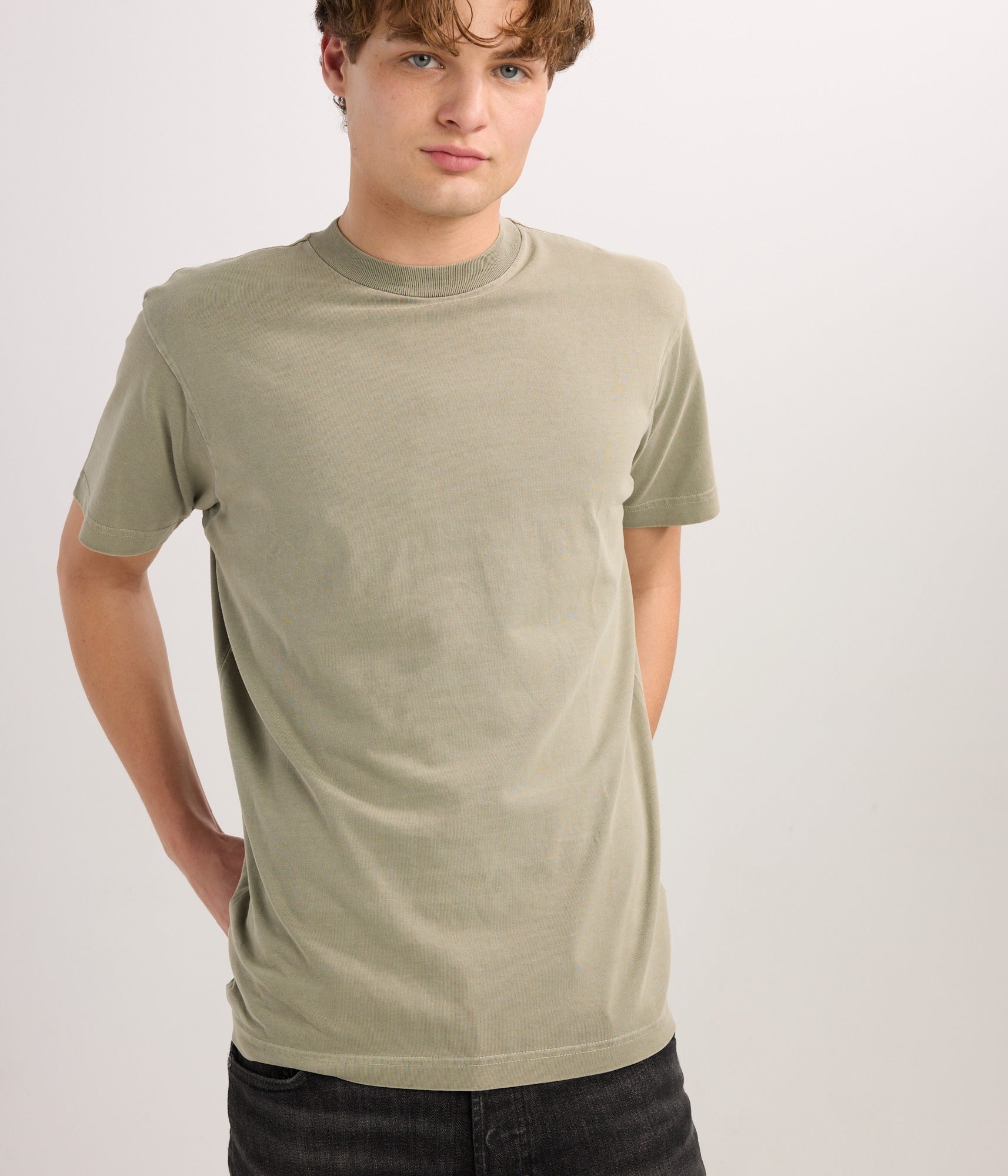 Unisex Standard Tee - Artichoke