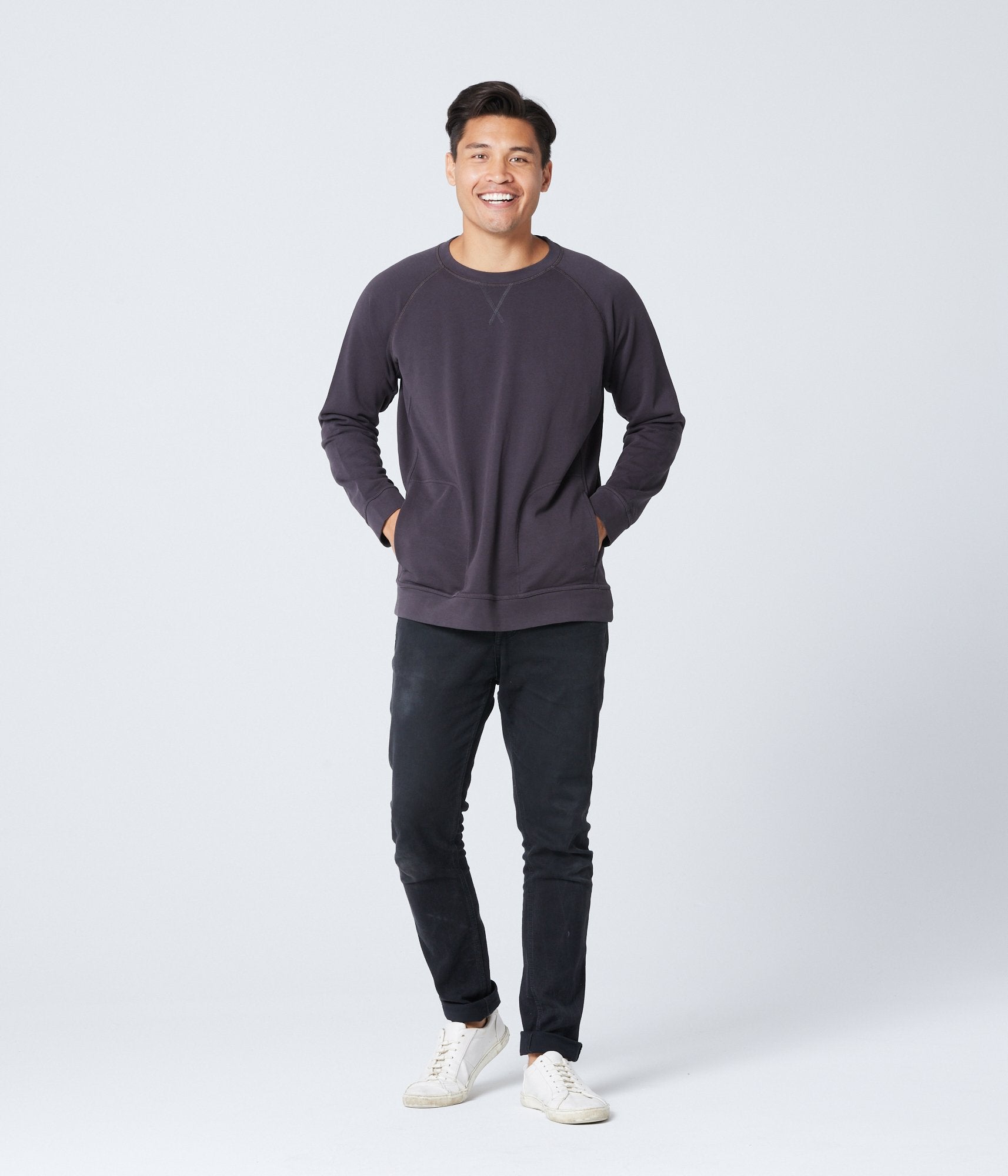 要在庫確認【国内発】UNKNOWN LONDON /Collared Crewneck Unknown London | BLACKOUT COLLARED CREWNECK | Sweatshirts