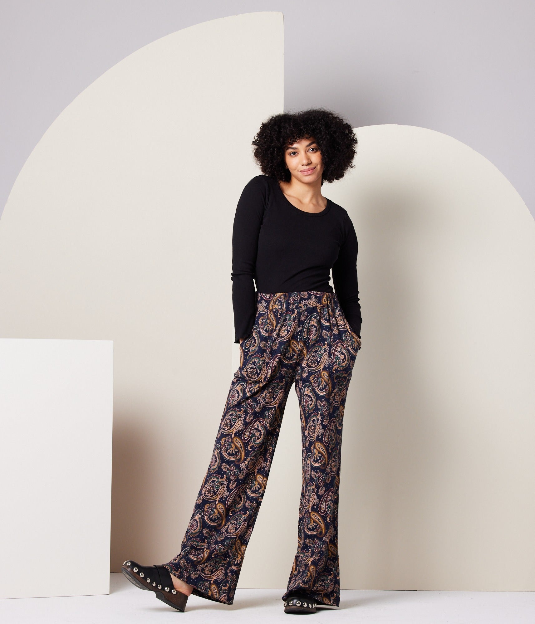 Thorn Pant - Dark Blue Paisley