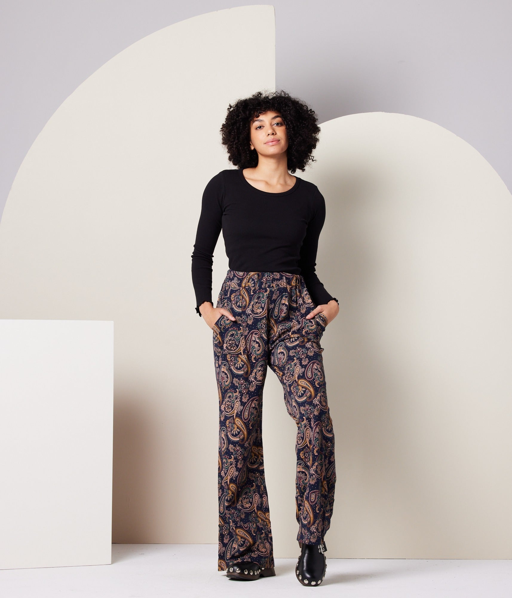 Thorn Pant - Dark Blue Paisley