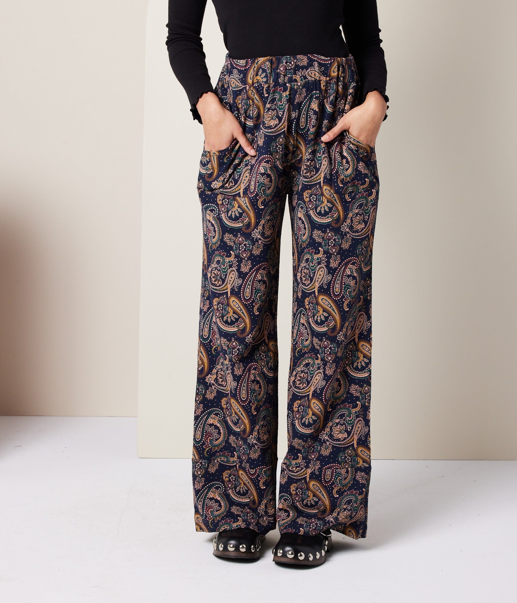 Thorn Pant - Dark Blue Paisley