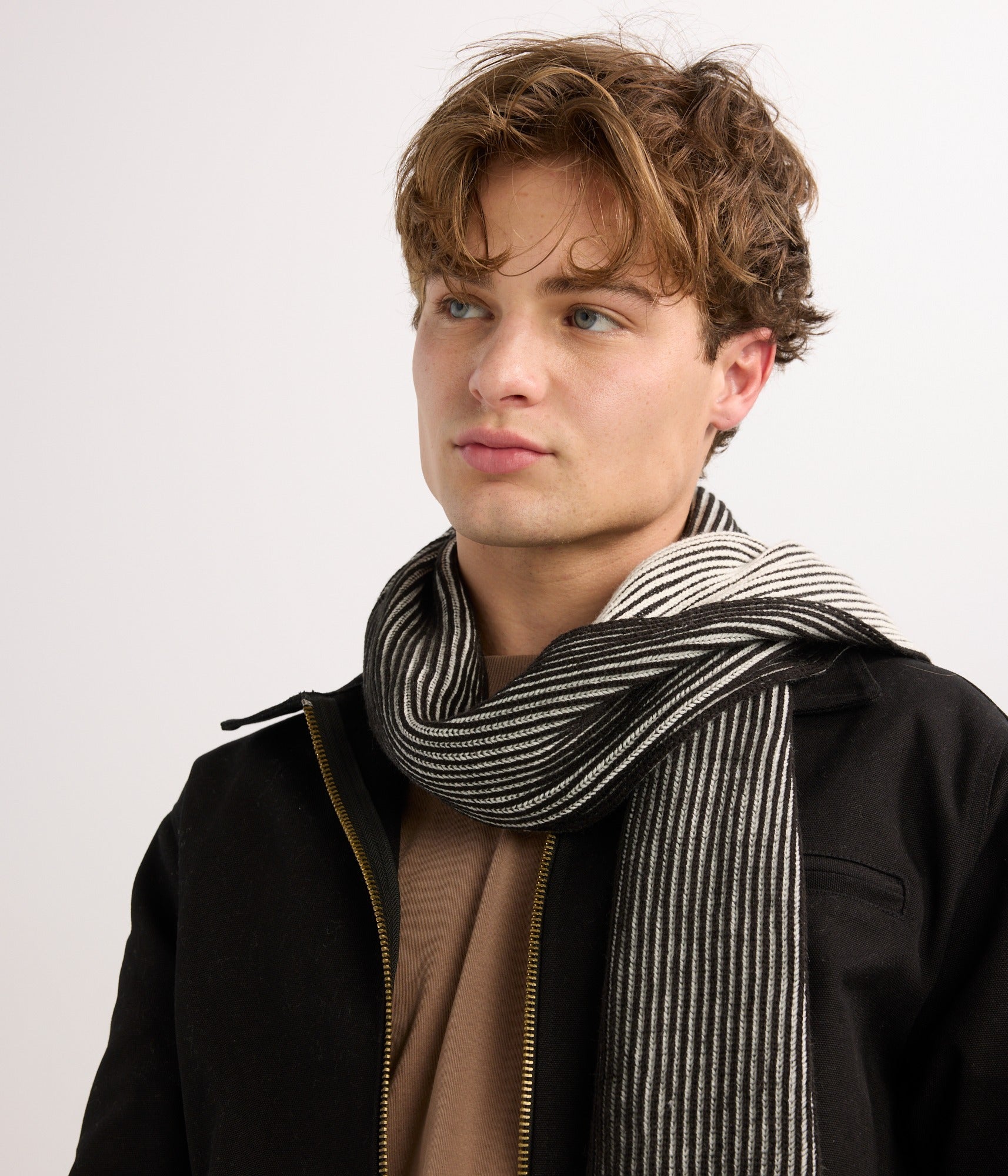 Illusion Scarf - Black/Pearl